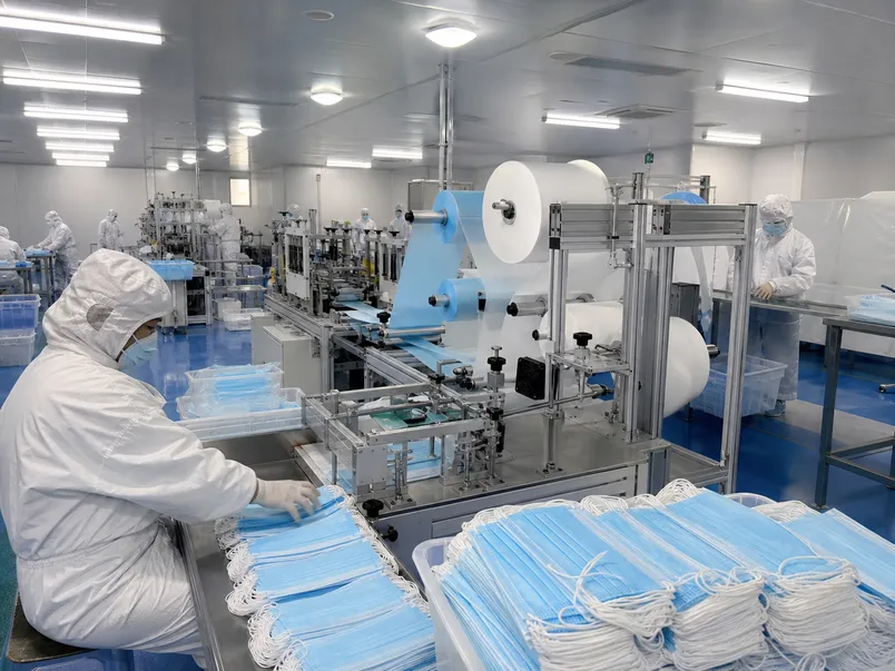 Disposable medical masks manufactured in ISO 8 cleanroom facility at Gaomi Eztio Medical Technology