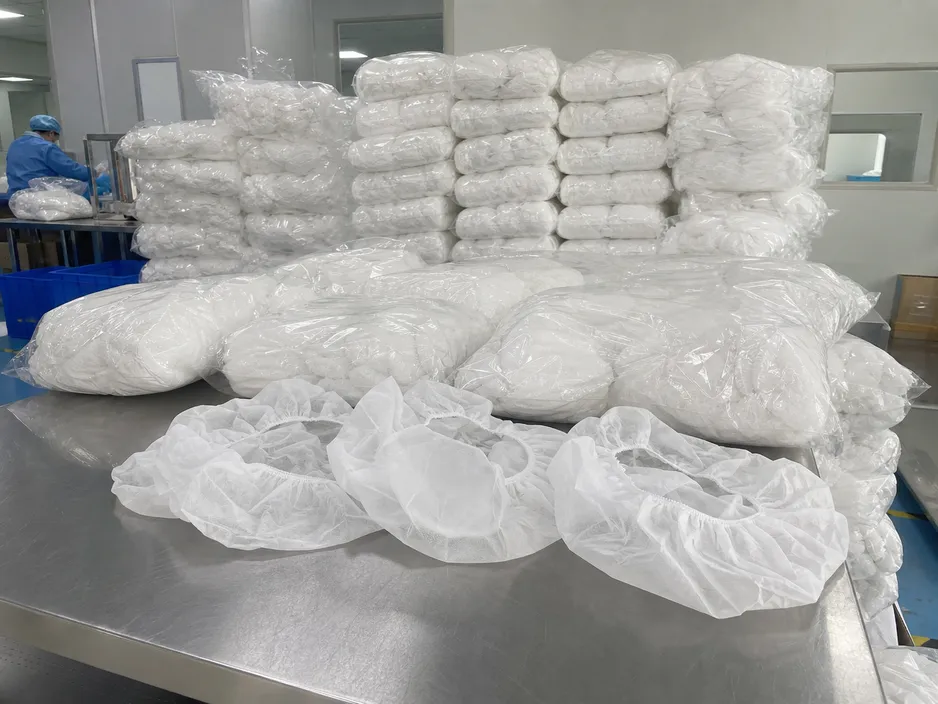 Disposable medical caps in bulk packaging, white non woven polypropylene with elastic band closure