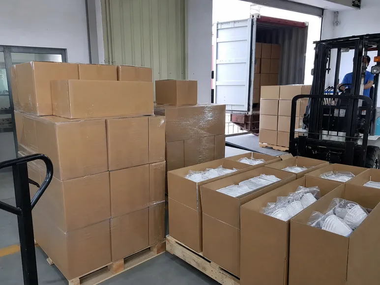 Carton configuration optimized for 20GP and 40HQ container loading