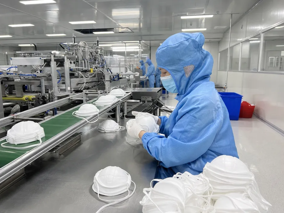 N95 surgical medical mask — cup-shaped respirator with adjustable head straps, produced in Class 100,000 cleanroom